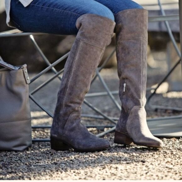 Vince Camuto Kochelda Over the Knee Boots Gray Suede Tall 37 6.5 - Picture 1 of 8